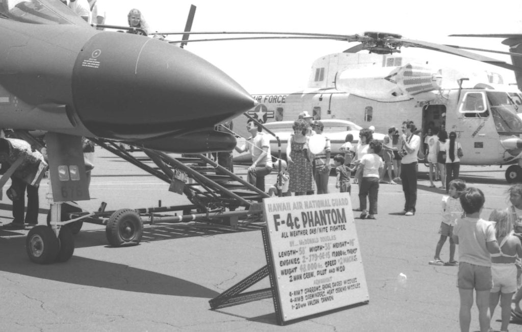 f-4 phantom static display photo 