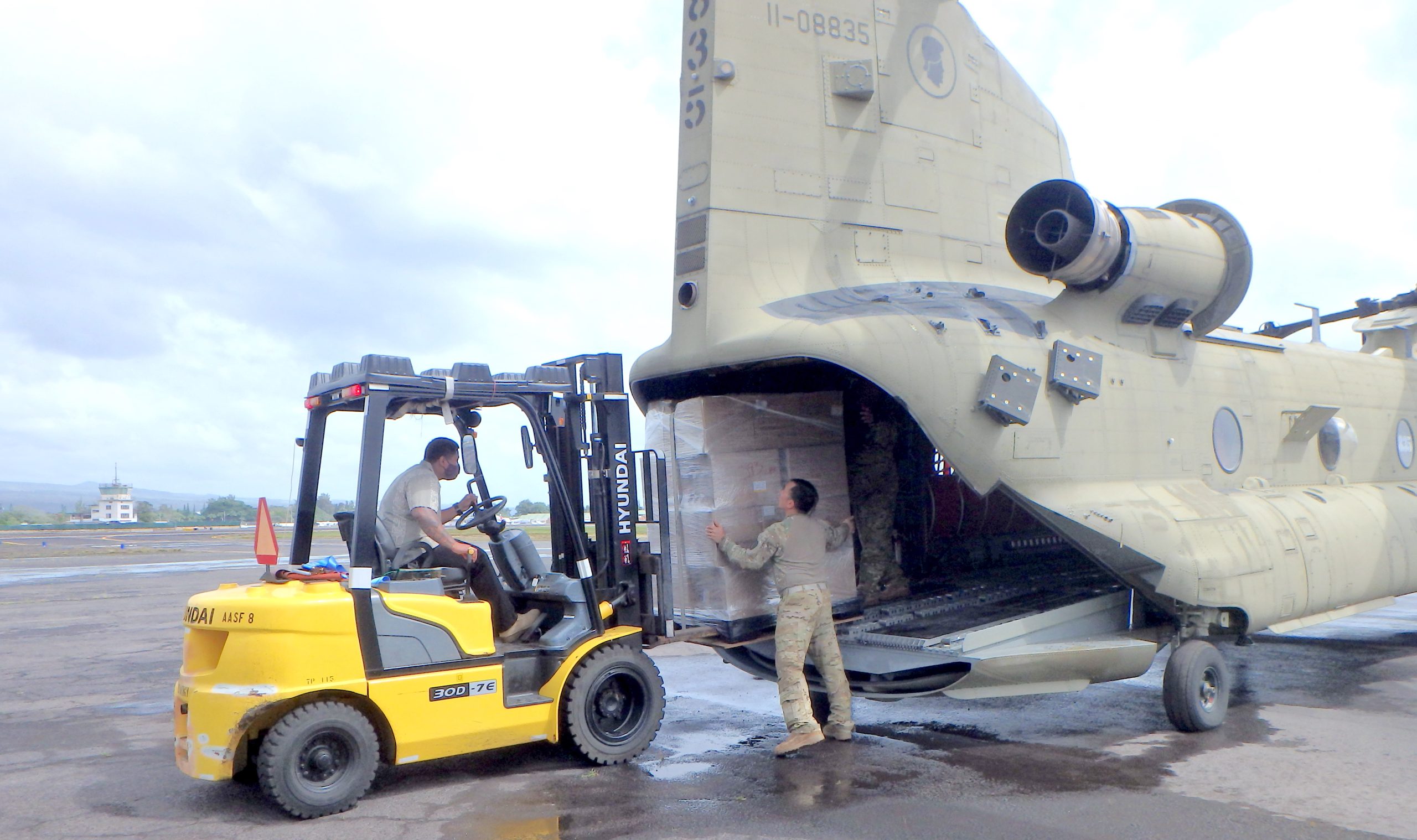 HIARNG Delivers Surgical Masks to Hawaii Island