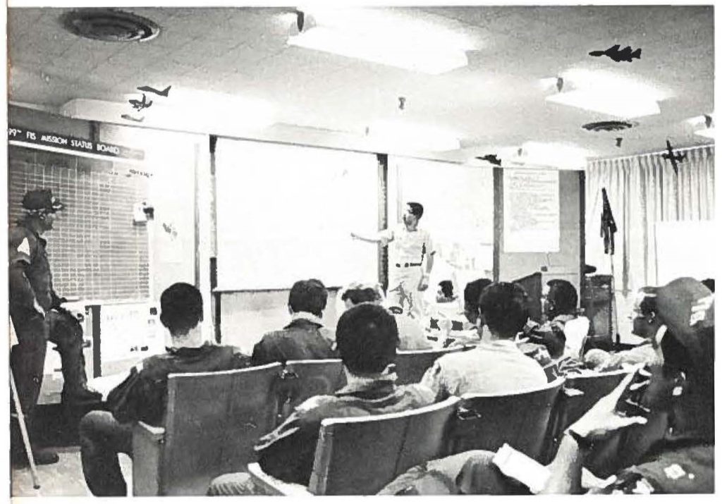 HANG 25- History of Hawaii Air National Guard 4 November 1946 - 3 November 1971 Photographs